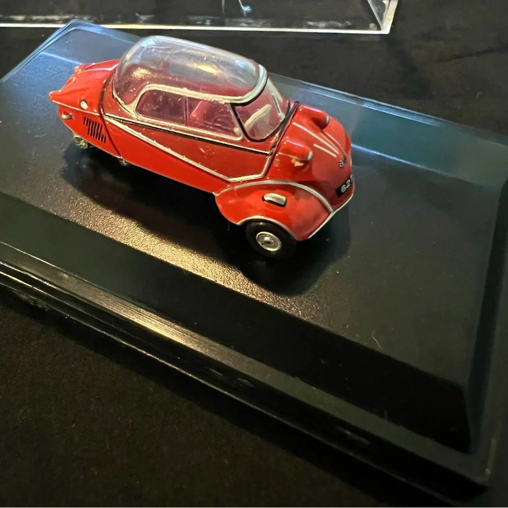 BMW Isetta Red Diecast Oxford Diecast Model Car